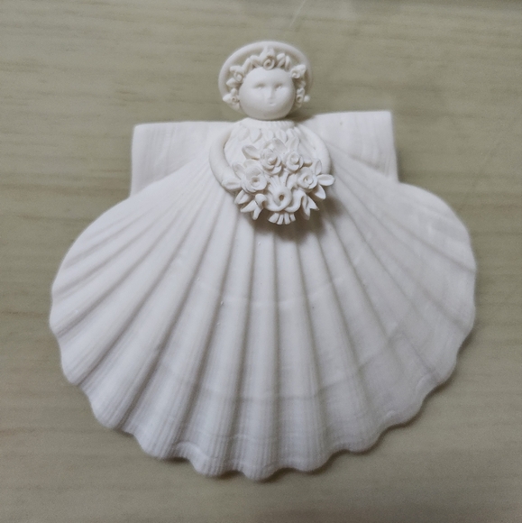 Margaret Furlong 5" Limited Ed The Faith Angel Shell Christmas Ornament 1995 - Picture 2 of 8